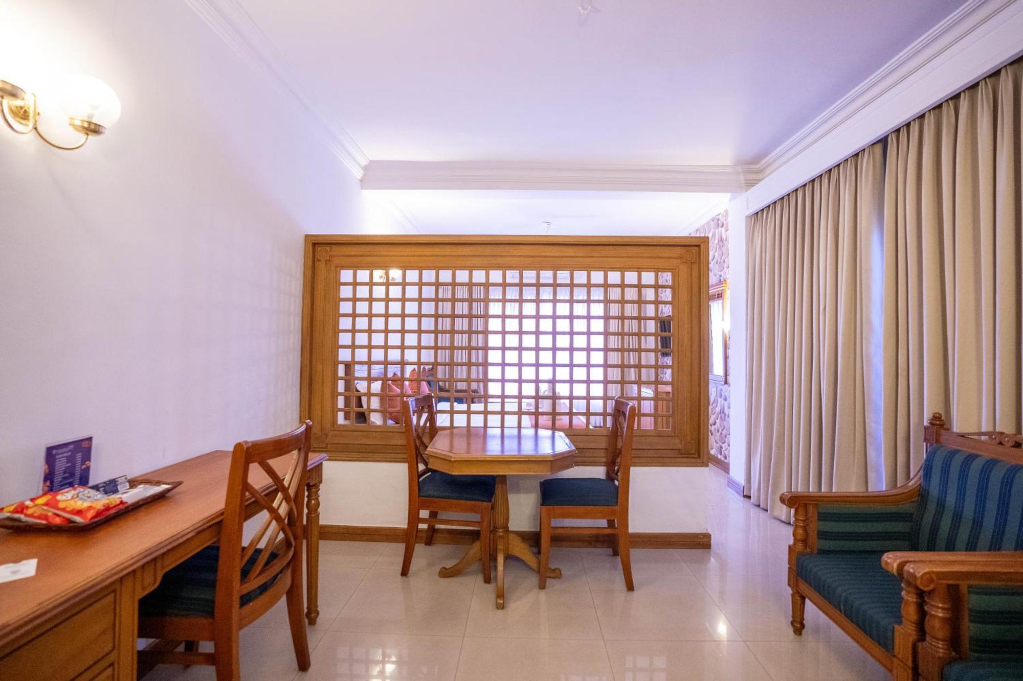 Casino Hotels Ltd Thrissur Ngoại thất bức ảnh