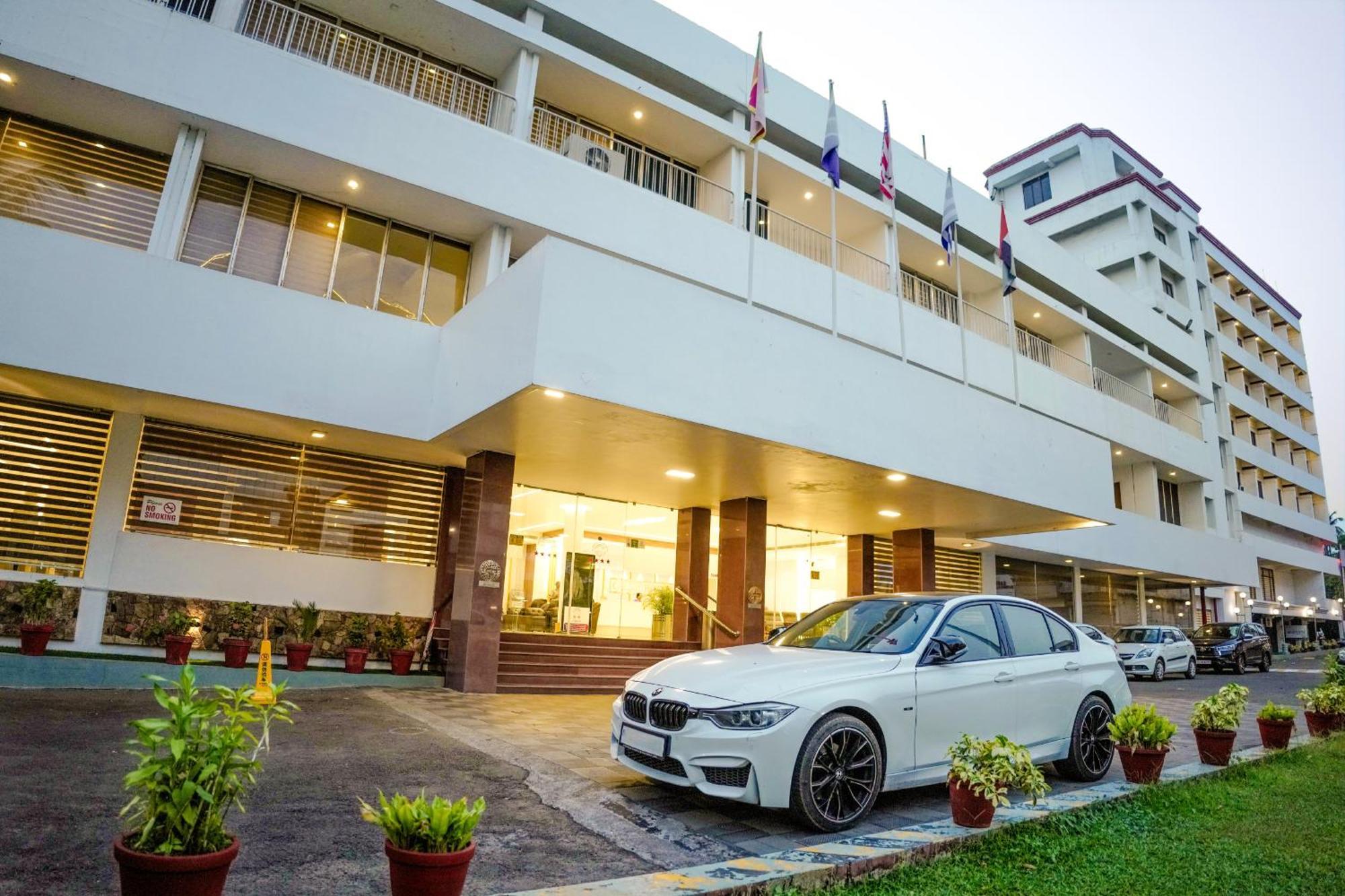Casino Hotels Ltd Thrissur Ngoại thất bức ảnh